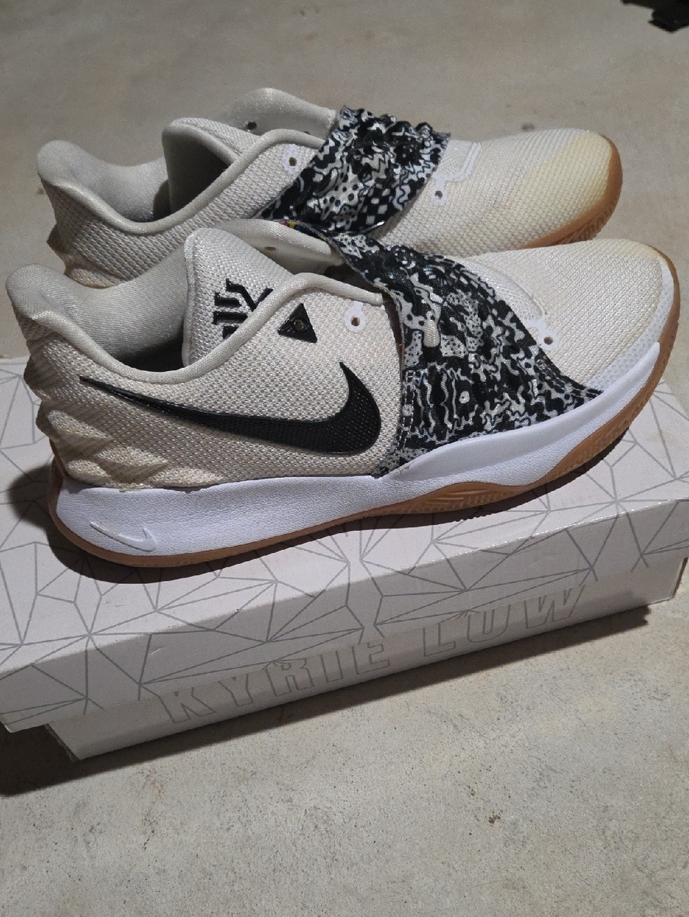 Nike Kyrie Low Basketball Shoes - White, Black & Gum
